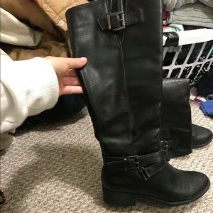 black leather boots size 6.5